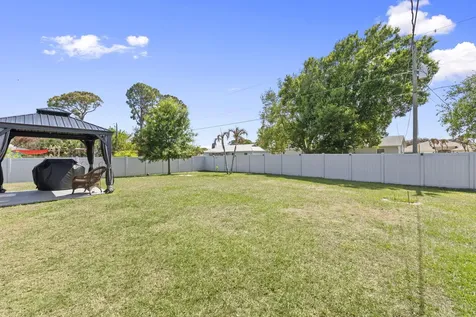 2118 SE Genoa Street Port St Lucie FL 34952