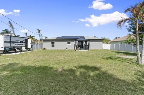 2118 SE Genoa Street Port St Lucie FL 34952