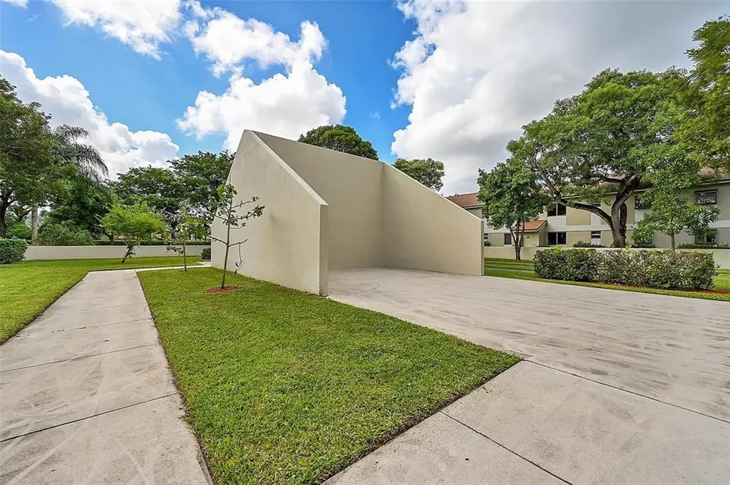 117 Gardens Drive Pompano Beach FL 33069