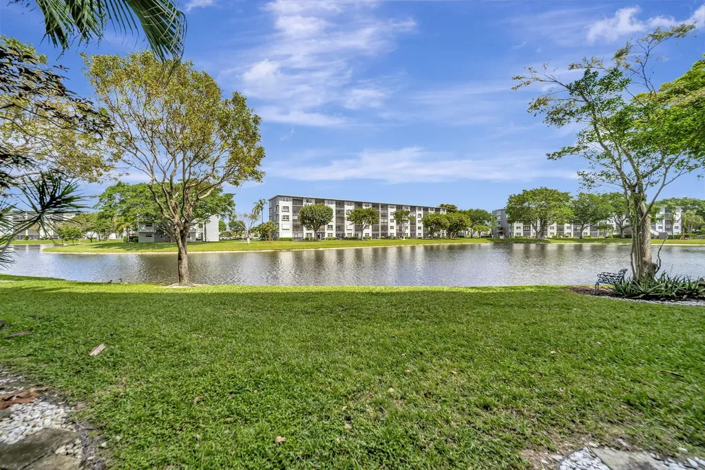 2215 Cypress Island Drive Pompano Beach FL 33069