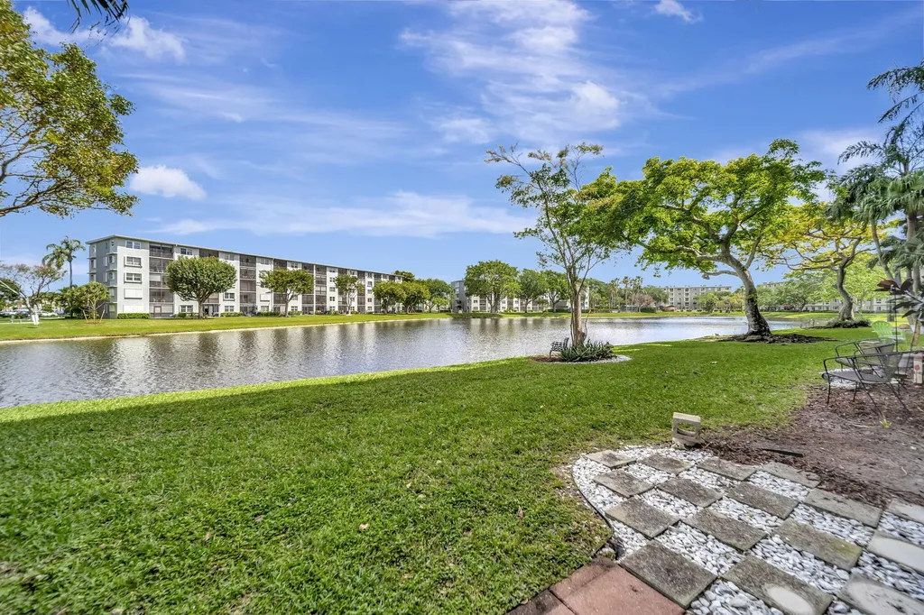 2215 Cypress Island Drive Pompano Beach FL 33069