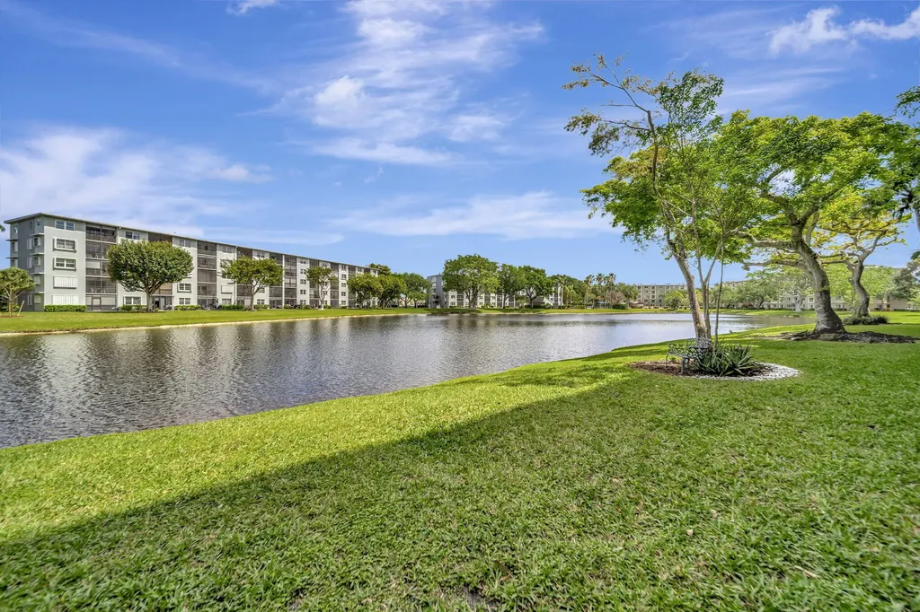 2215 Cypress Island Drive Pompano Beach FL 33069