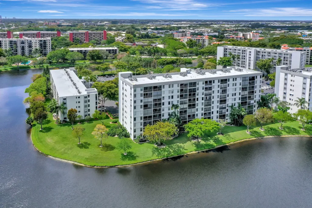 2215 Cypress Island Drive Pompano Beach FL 33069
