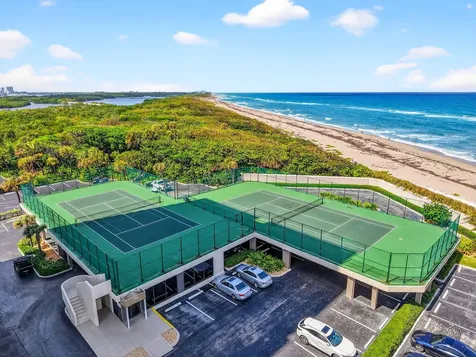 5540 N Ocean Drive Singer Island FL 33404