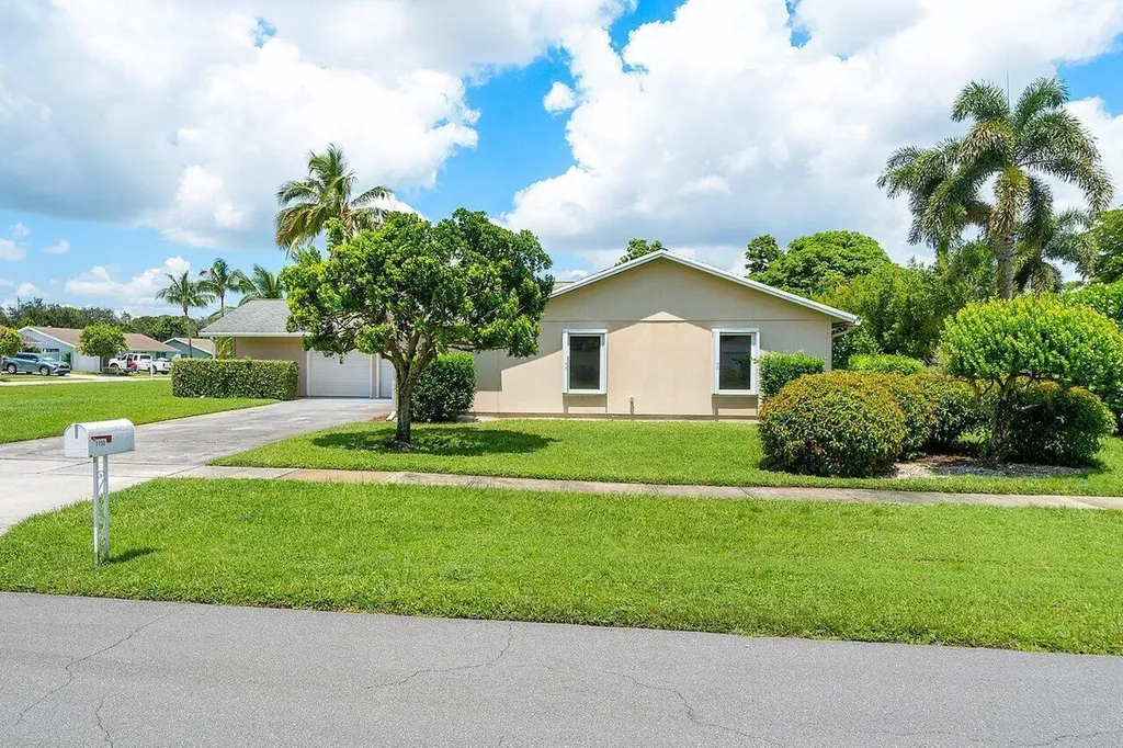 1190 Sachem Head Terrace Wellington FL 33414