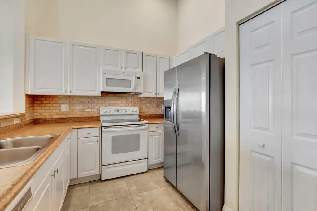 2484 N Coral Trace Circle Delray Beach FL 33445