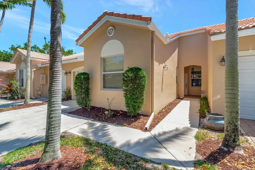 2484 N Coral Trace Circle Delray Beach FL 33445