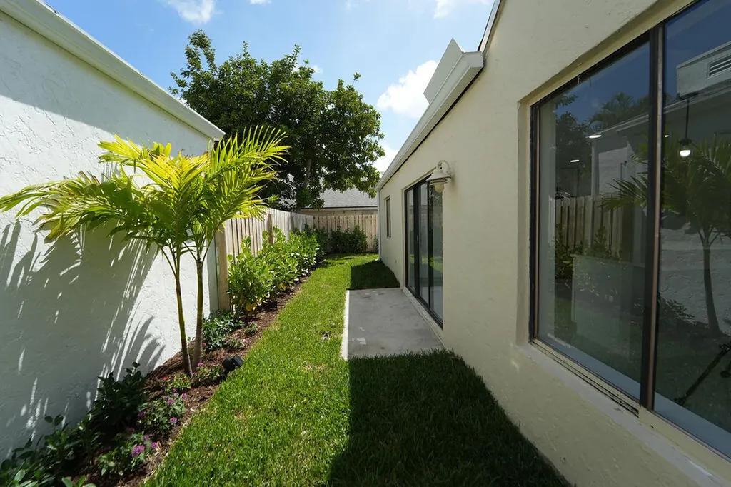 875 NW 22nd Avenue Delray Beach FL 33445