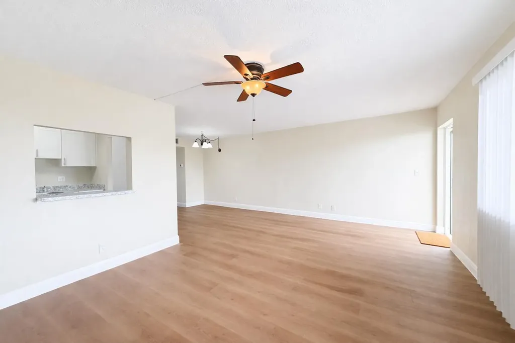 700 Village Green Court Palm Springs FL 33461