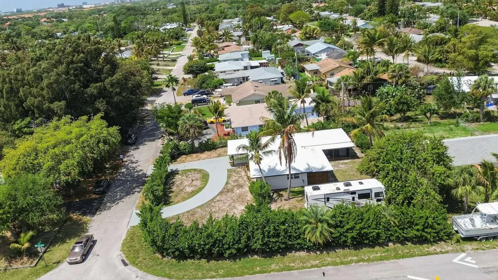 1773 Ocala Road North Palm Beach FL 33408