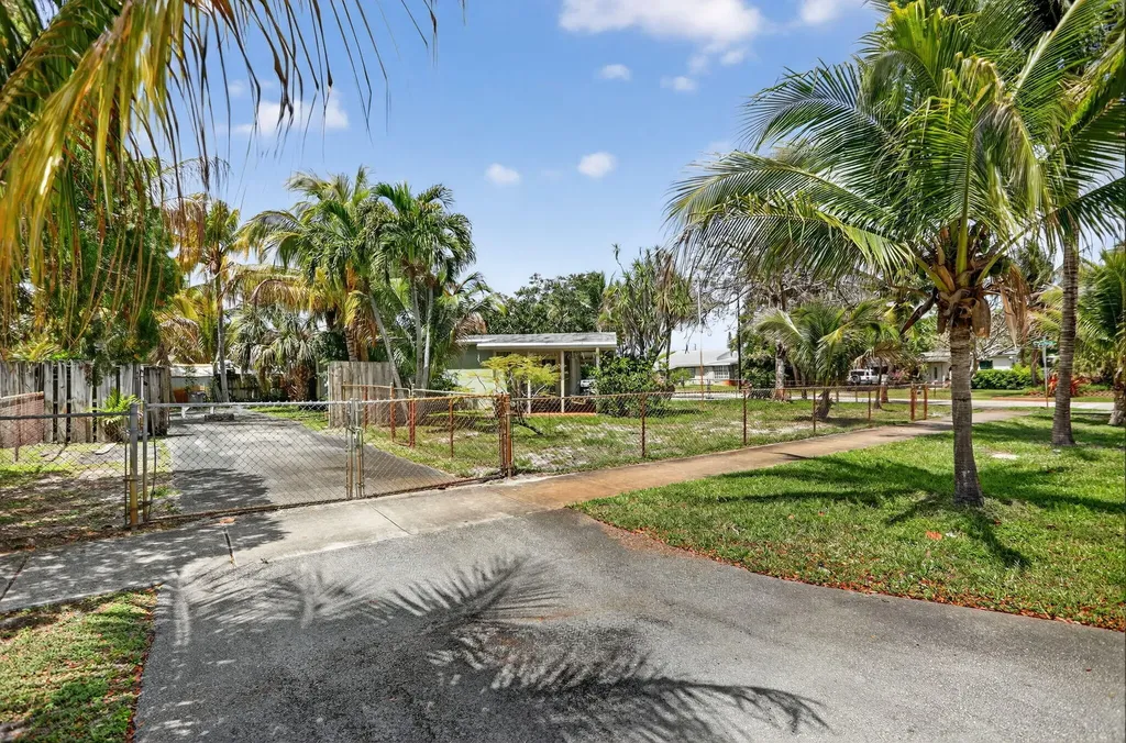 5265 NE 15th Avenue Pompano Beach FL 33064