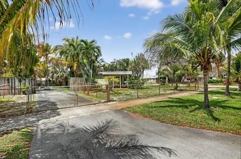 5265 NE 15th Avenue Pompano Beach FL 33064