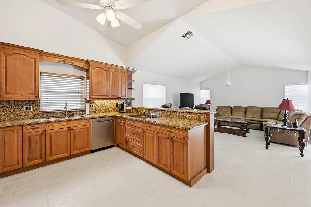 12469 SW 1st Street Coral Springs FL 33071