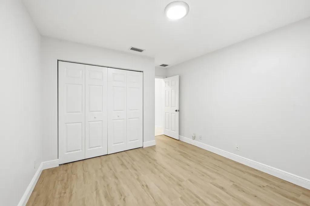 12469 SW 1st Street Coral Springs FL 33071