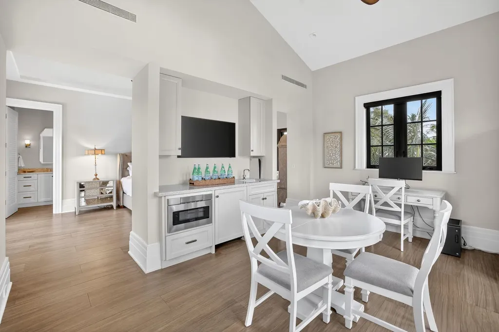 400 Mola Avenue Fort Lauderdale FL 33301