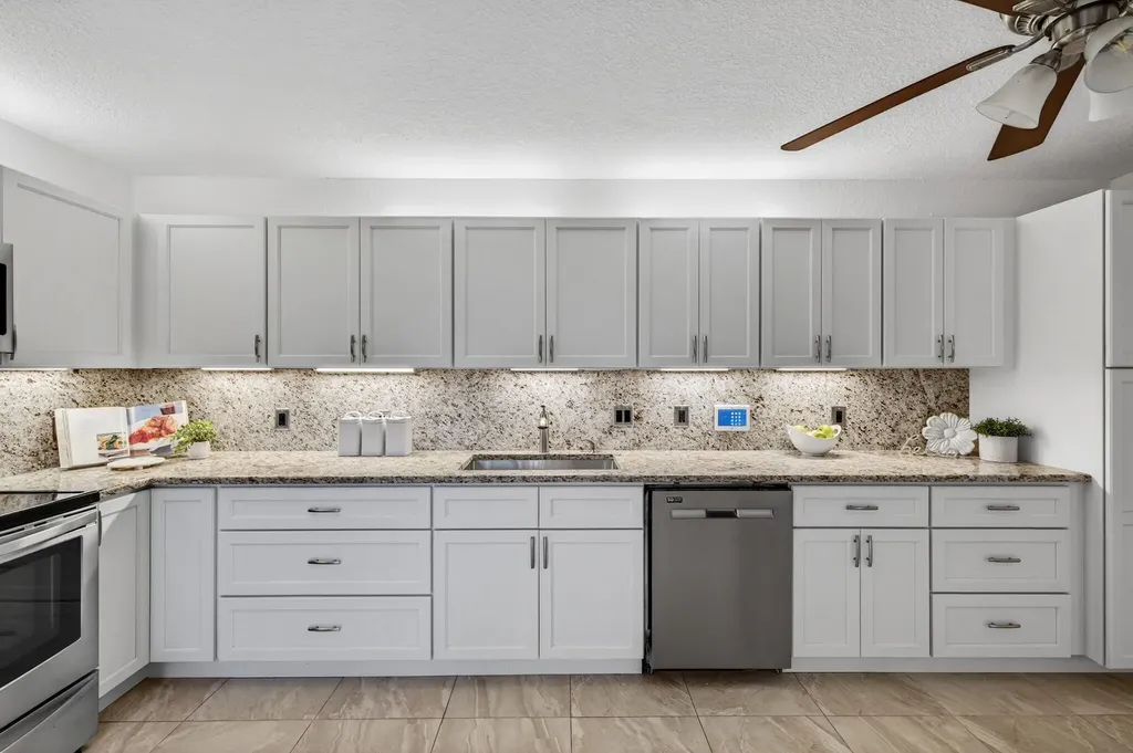 9101 SW 19th Place Davie FL 33324