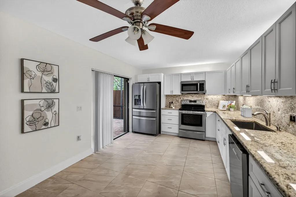 9101 SW 19th Place Davie FL 33324