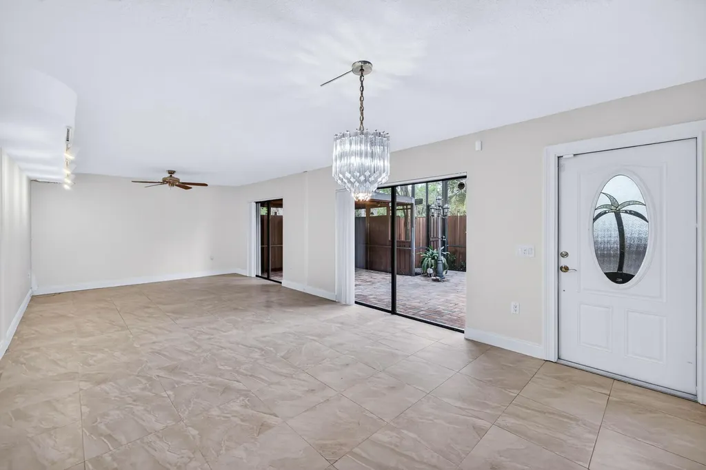 9101 SW 19th Place Davie FL 33324