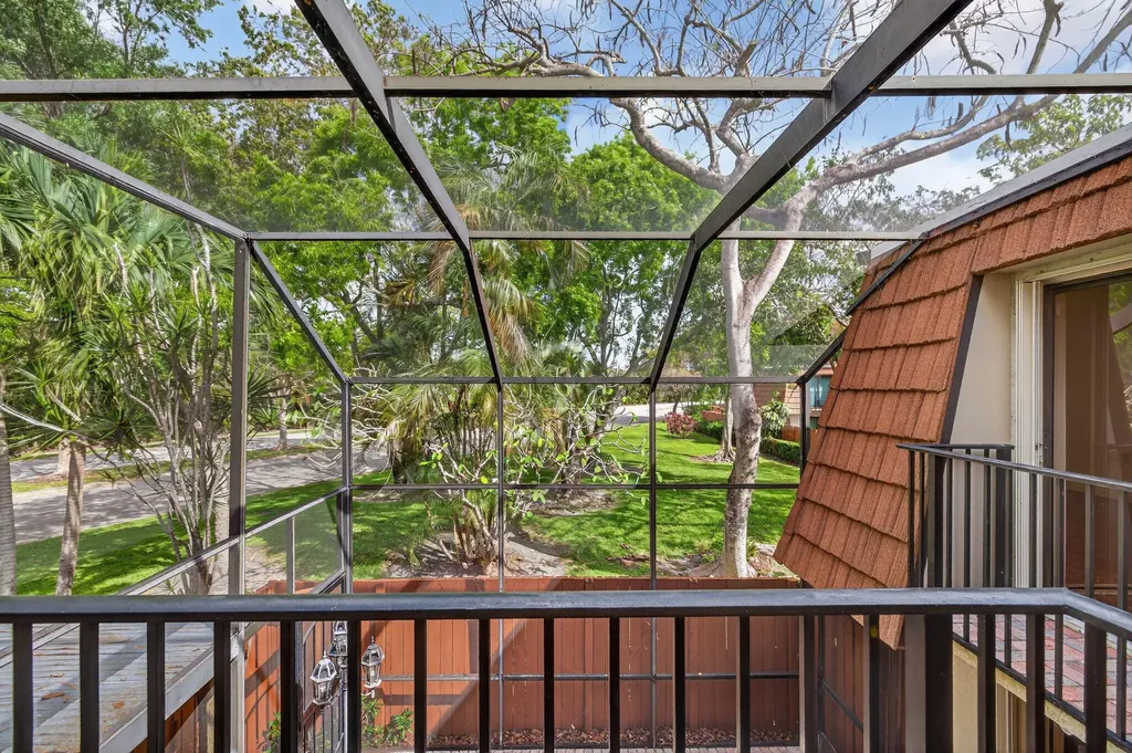 9101 SW 19th Place Davie FL 33324