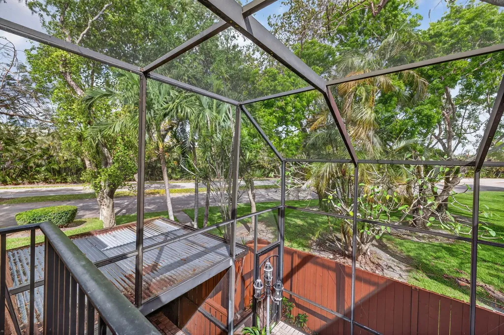 9101 SW 19th Place Davie FL 33324