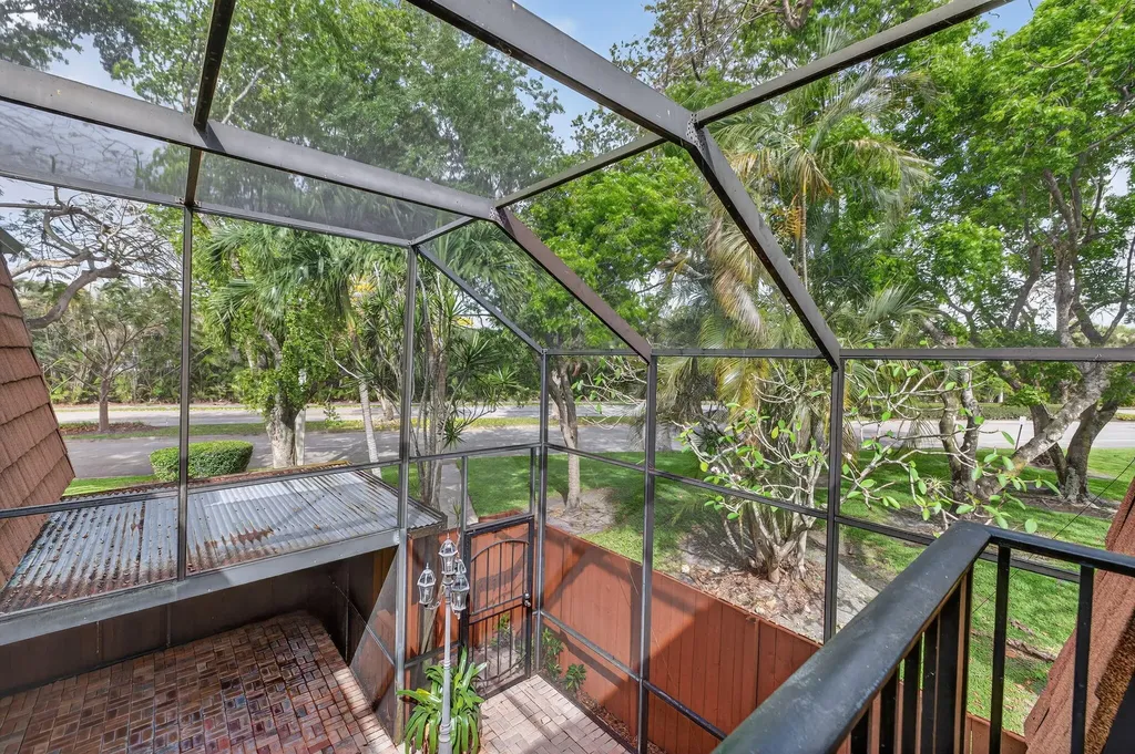 9101 SW 19th Place Davie FL 33324