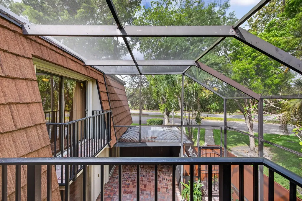 9101 SW 19th Place Davie FL 33324