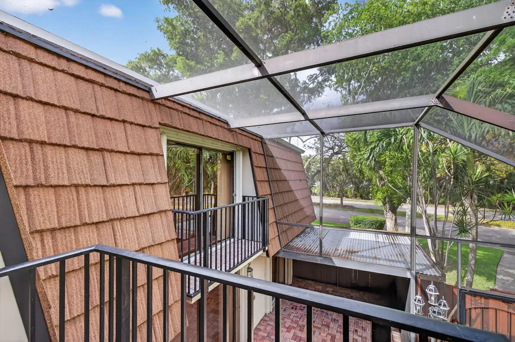 9101 SW 19th Place Davie FL 33324