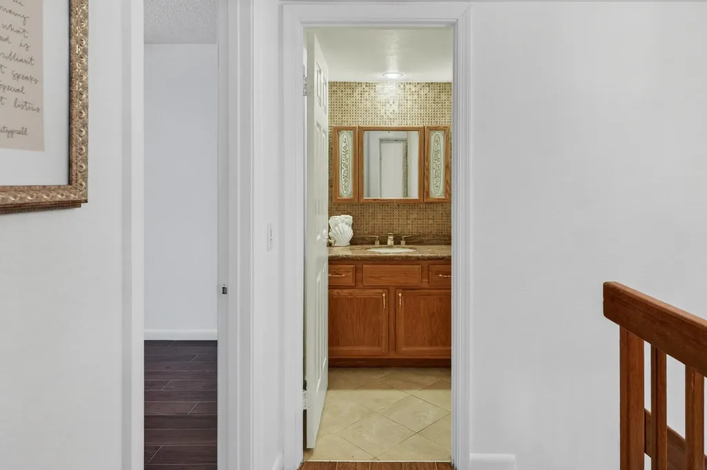 9101 SW 19th Place Davie FL 33324