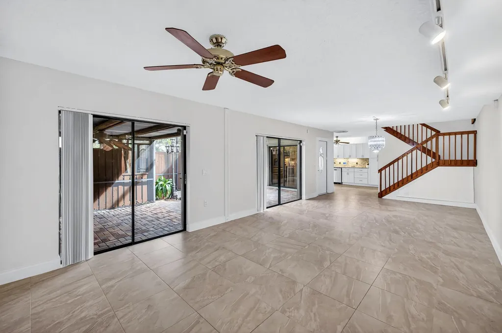 9101 SW 19th Place Davie FL 33324