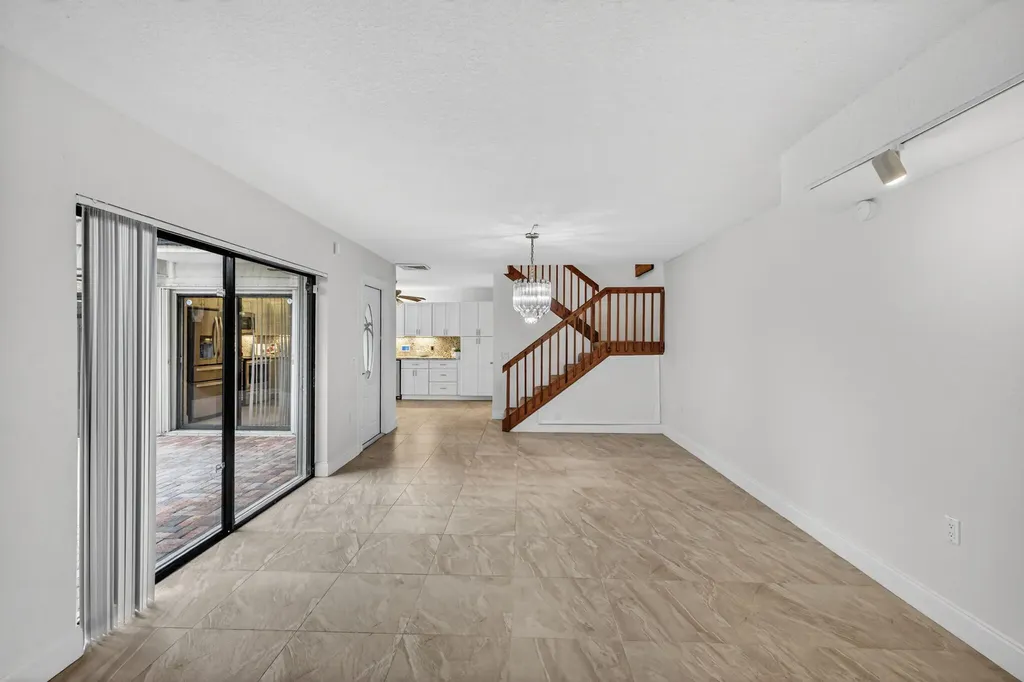 9101 SW 19th Place Davie FL 33324
