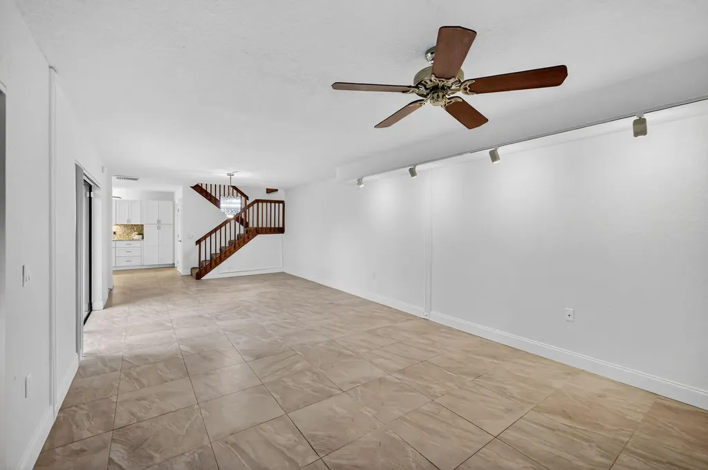 9101 SW 19th Place Davie FL 33324