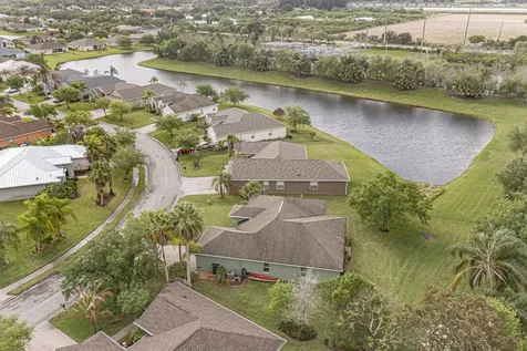 1269 Scarlet Oak Circle Vero Beach FL 32966