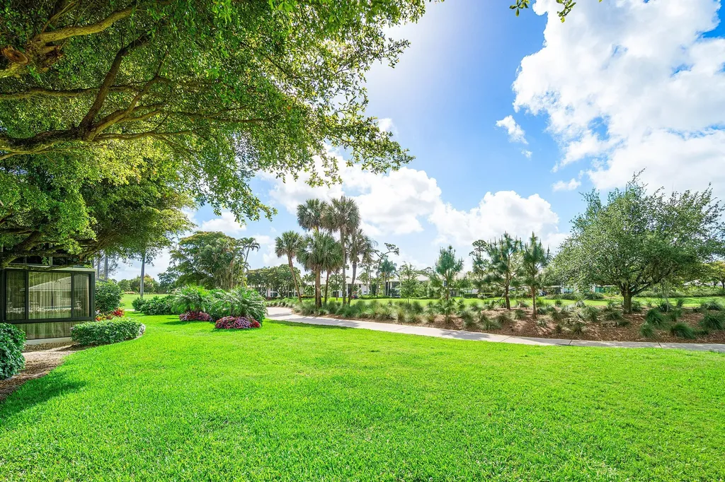 3944 Quail Ridge Drive Drive N Boynton Beach FL 33436