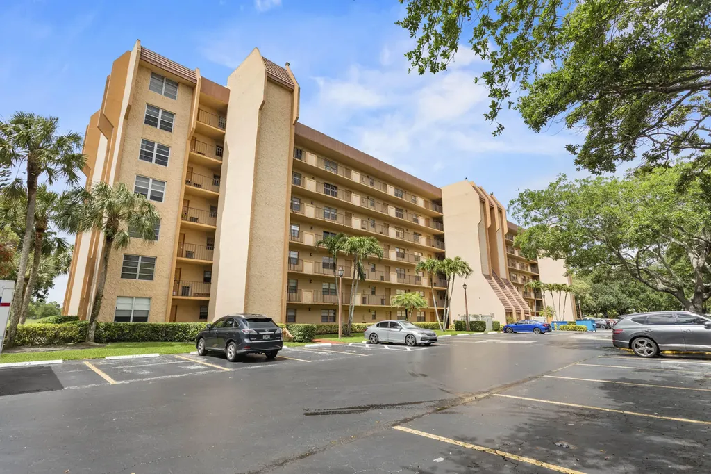 3001 W Rolling Hills Circle Davie FL 33328
