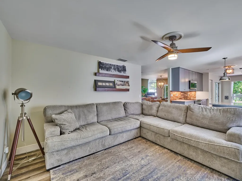 10414 Buena Ventura Drive Boca Raton FL 33498