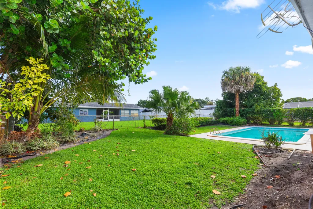 4403 Fuschia Circle N Palm Beach Gardens FL 33410