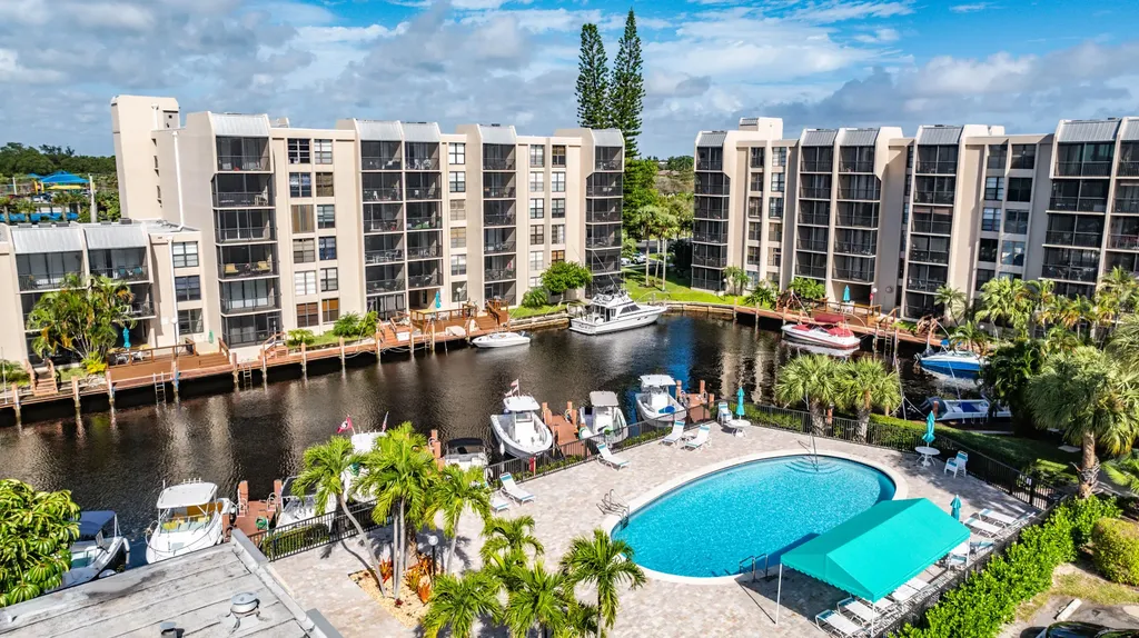 7 Royal Palm Way Boca Raton FL 33432