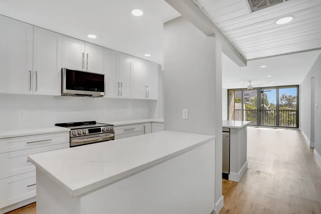 7 Royal Palm Way Boca Raton FL 33432