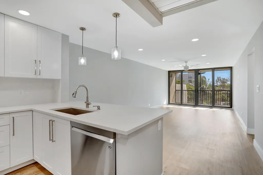7 Royal Palm Way Boca Raton FL 33432