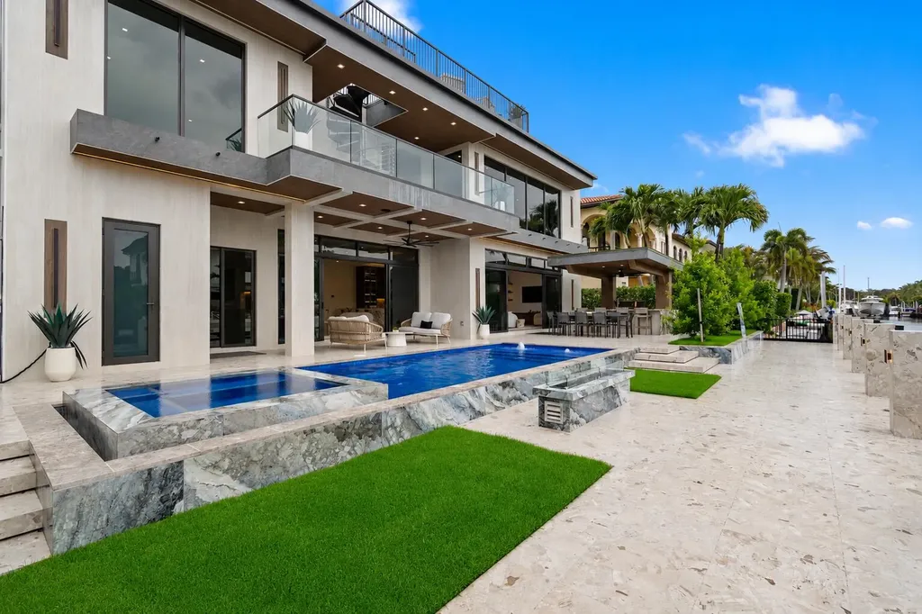 2441 NE 48th Court Lighthouse Point FL 33064