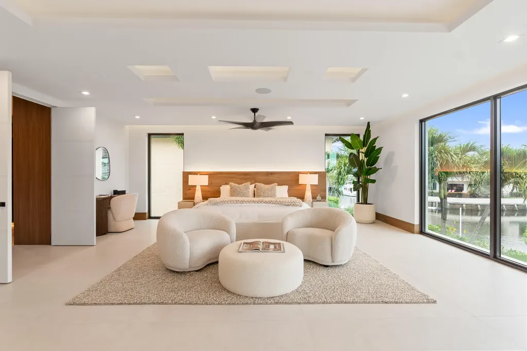 2441 NE 48th Court Lighthouse Point FL 33064