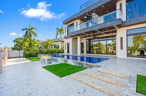2441 NE 48th Court Lighthouse Point FL 33064