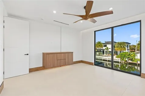 2441 NE 48th Court Lighthouse Point FL 33064