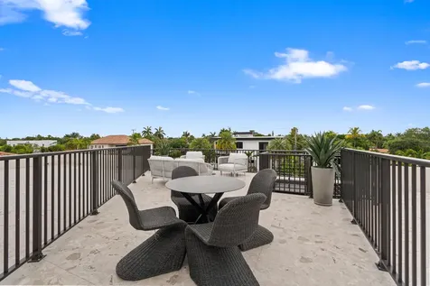 2441 NE 48th Court Lighthouse Point FL 33064