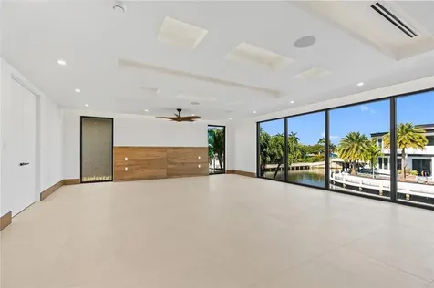 2441 NE 48th Court Lighthouse Point FL 33064