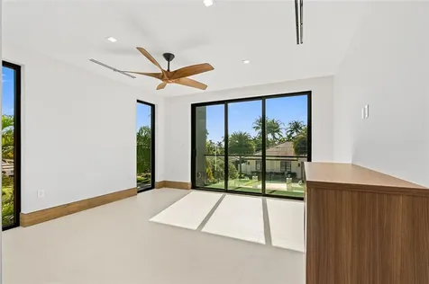 2441 NE 48th Court Lighthouse Point FL 33064