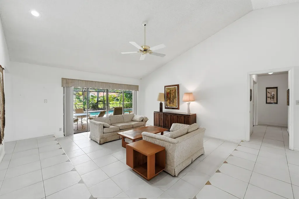 5055 NW 89th Way Coral Springs FL 33067