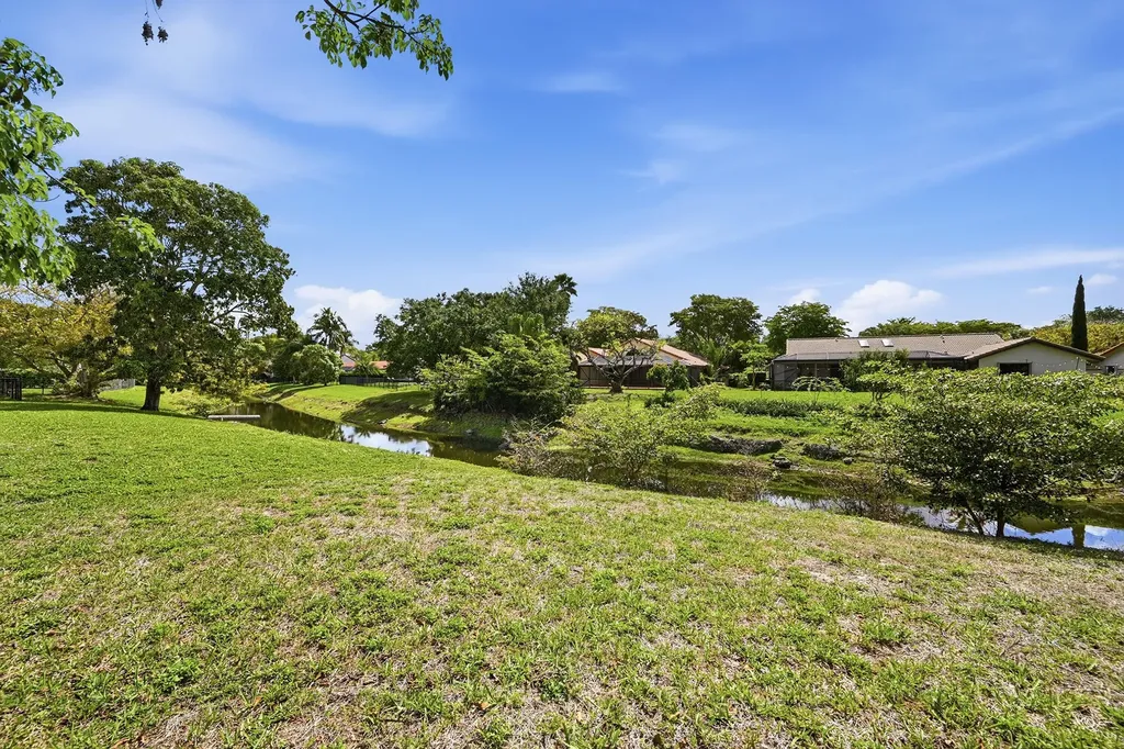 5055 NW 89th Way Coral Springs FL 33067