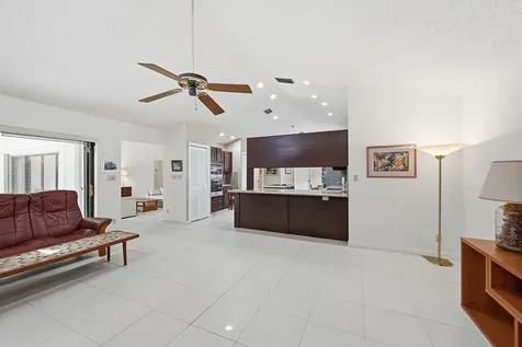 5055 NW 89th Way Coral Springs FL 33067