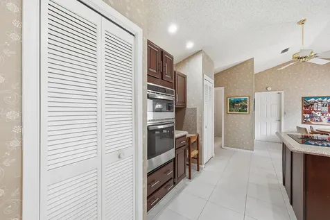 5055 NW 89th Way Coral Springs FL 33067